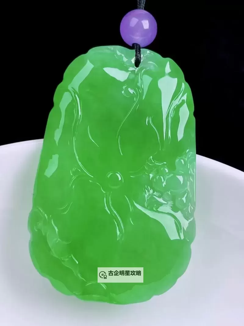 冰阳绿翡翠属于什么级别？详细解析翡翠等级标准图1