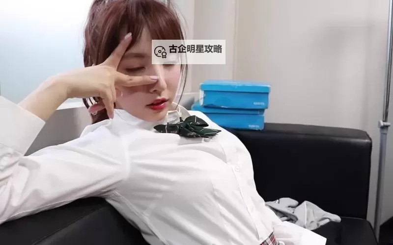 老师的水蜜桃好软好多水：夏日甜蜜的瞬间图1