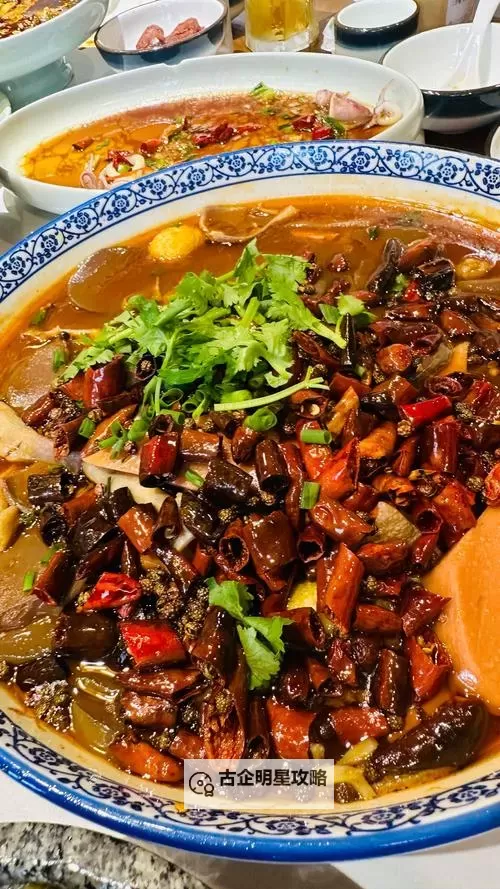 正面上我啊BY炖了一锅毛血旺:辣味十足的经典川菜揭秘图1