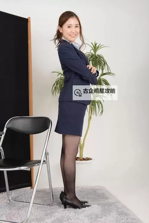 高清在线观看制服丝袜中文字幕,尽享视觉盛宴图1