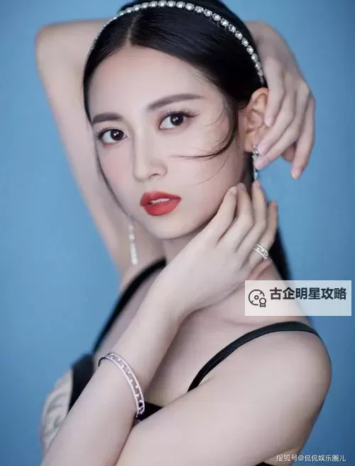 久久女：坚持梦想的璀璨人生图1