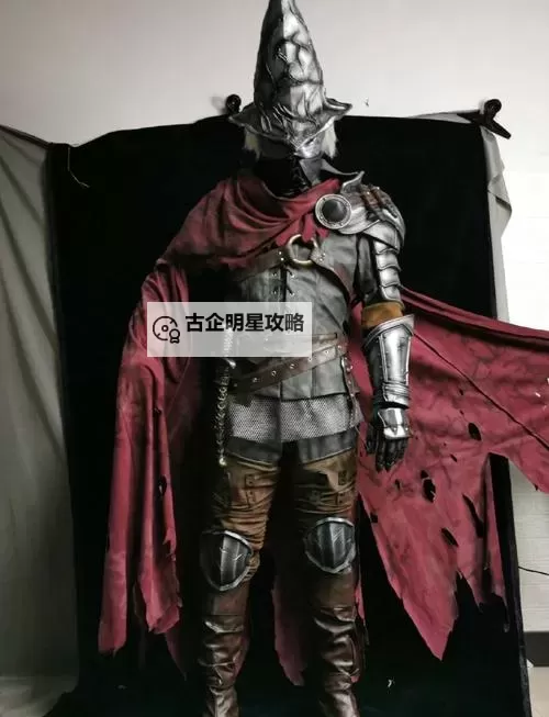 《黑暗之魂3》好看套装及武器搭配推荐 装备搭配图1