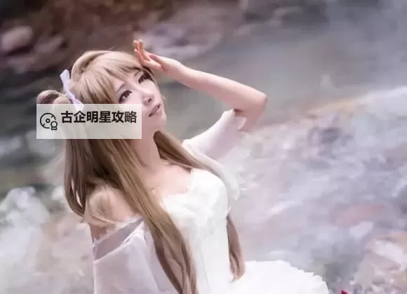 小鸟酱黑白双丝在线观看：精彩瞬间全景呈现图1