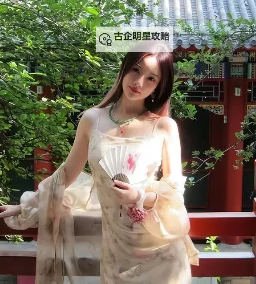 院长玩新婚护士长李小璐:一段难忘的爱情故事图1