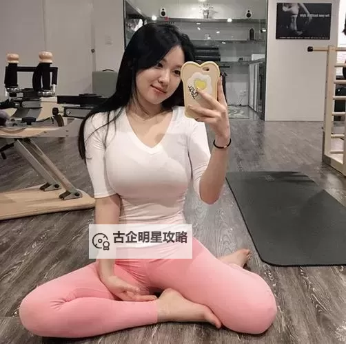 探索曰韩自拍文化:中韩年轻人的自拍风潮与流行趋势图1