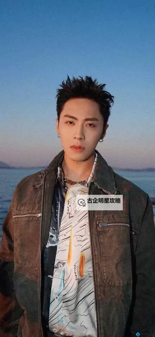 最强RAPPER潮水偷轨:歌词揭示都市夜幕中的秘密角斗图1