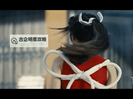 精彩呈现:真人动态交插图视频带你穿越虚实界限图1