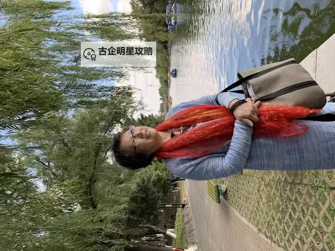 《绽放的微笑MV：心灵最美的瞬间》图1