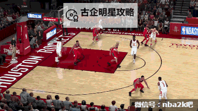 《NBA2K18》背后换手运球突破动图教学 背后换手运球突破怎么做图2