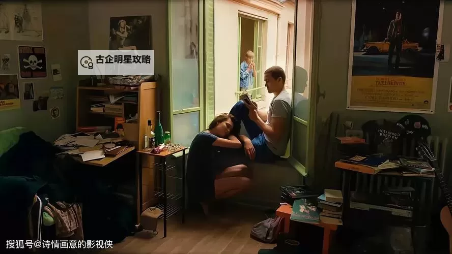 探索情感纷争：左爱右欲电影中的爱与欲望交织图1