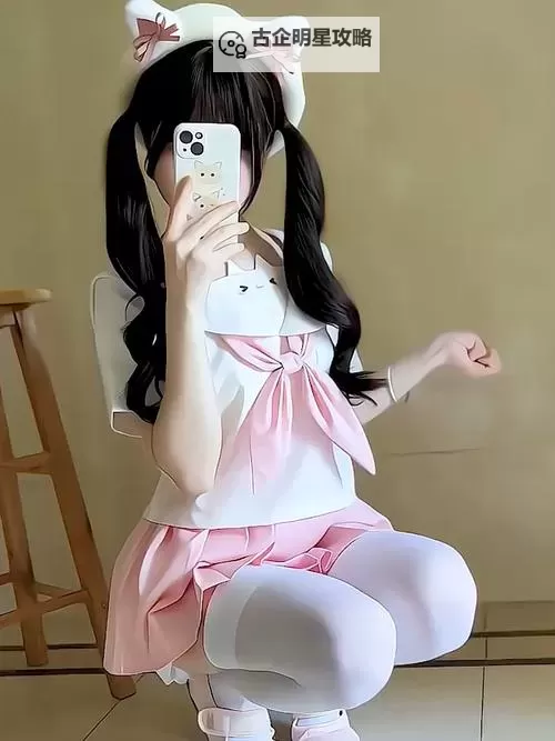 白丝双马尾被疯狂输出引发热议:精彩瞬间全记录图1