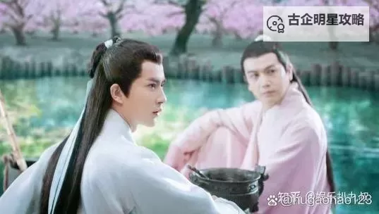 于朦胧恋情疑似曝光：甜蜜瞬间引发粉丝热议图1