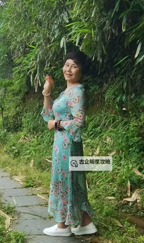 东北老女人的成人网站：探索地域特色中的另类风情图1