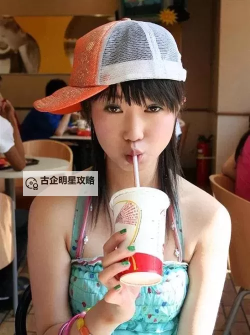 张筱雨魁惑：夜色边缘的独白图2