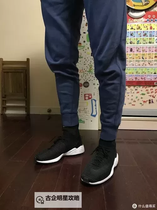 镜头之外的对照:Zoom与人性Zoom2的区别图1